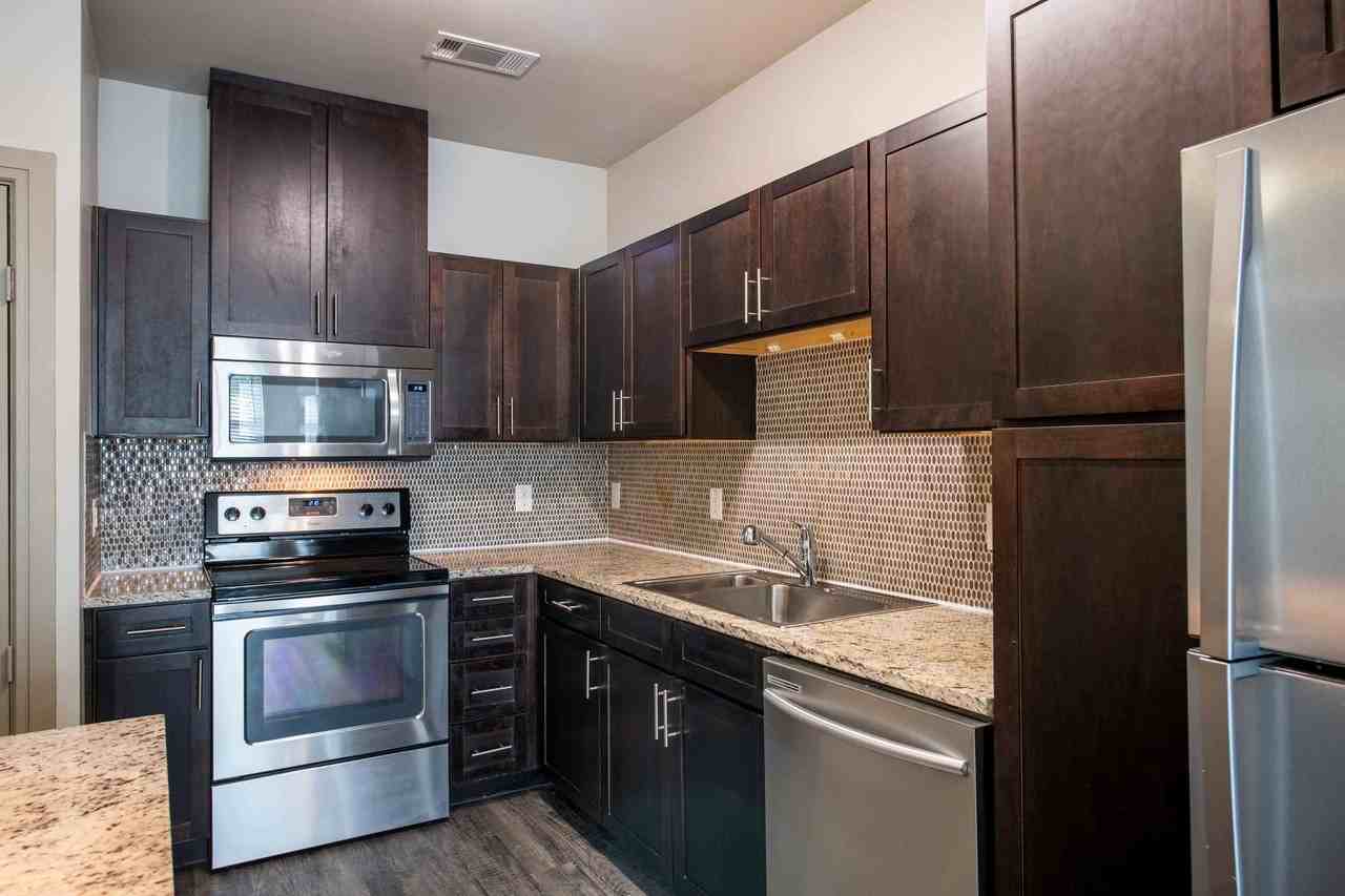 Laurel at Lake Highlands - Photo 5 of 37