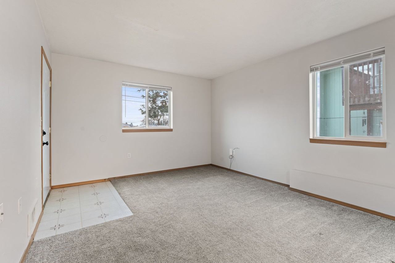 105 W 3rd St #1 - Photo 6 of 13