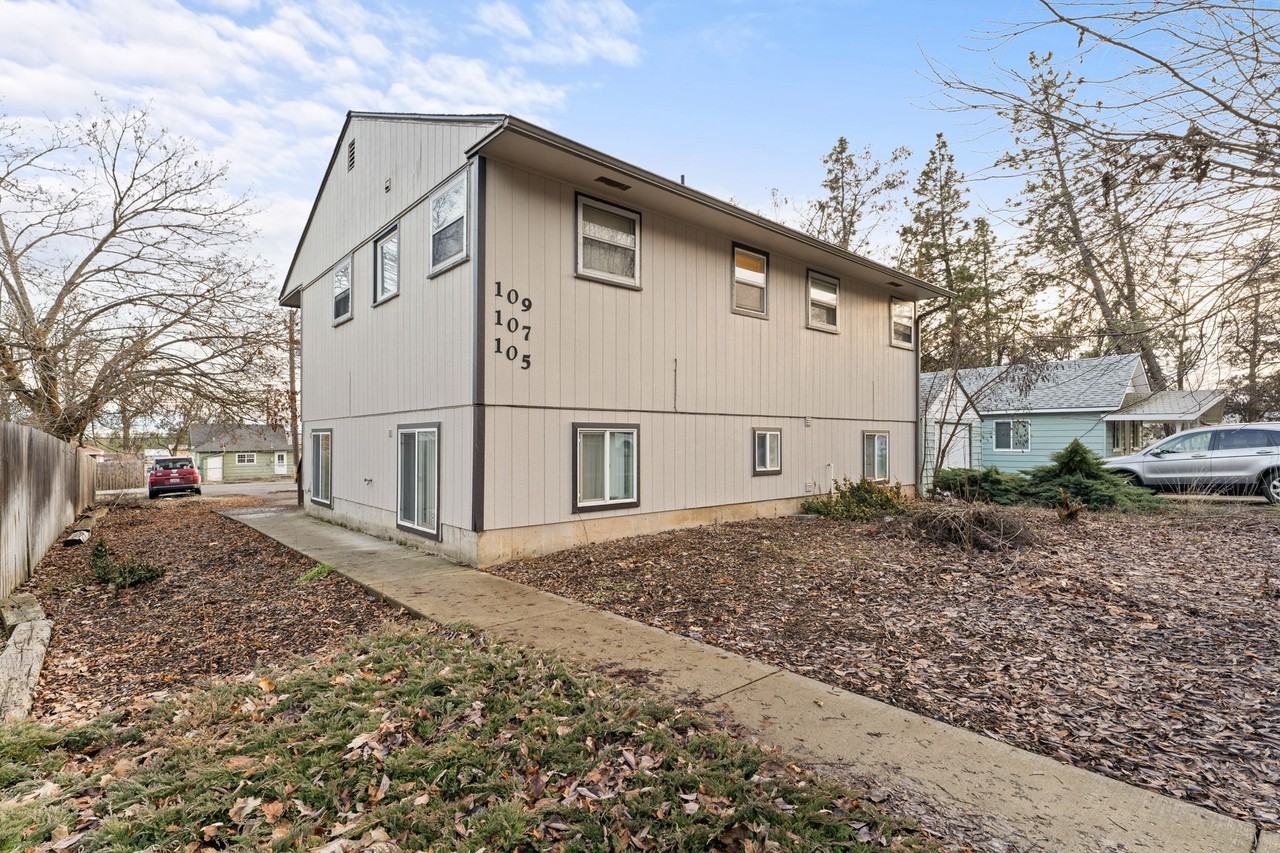 105 W 3rd St #1 - Photo 6 of 13