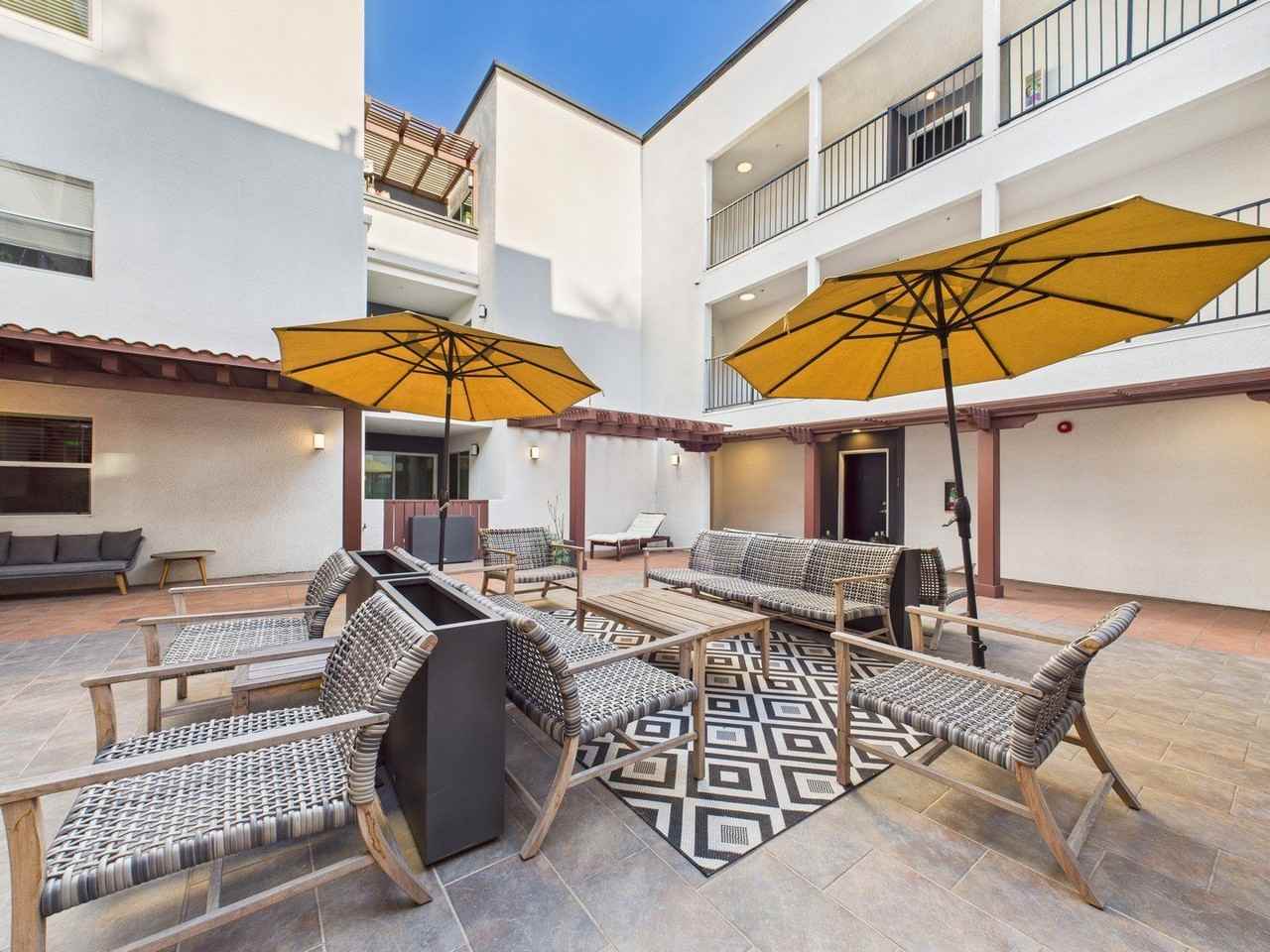 Alur Apartments - Photo 4 of 33