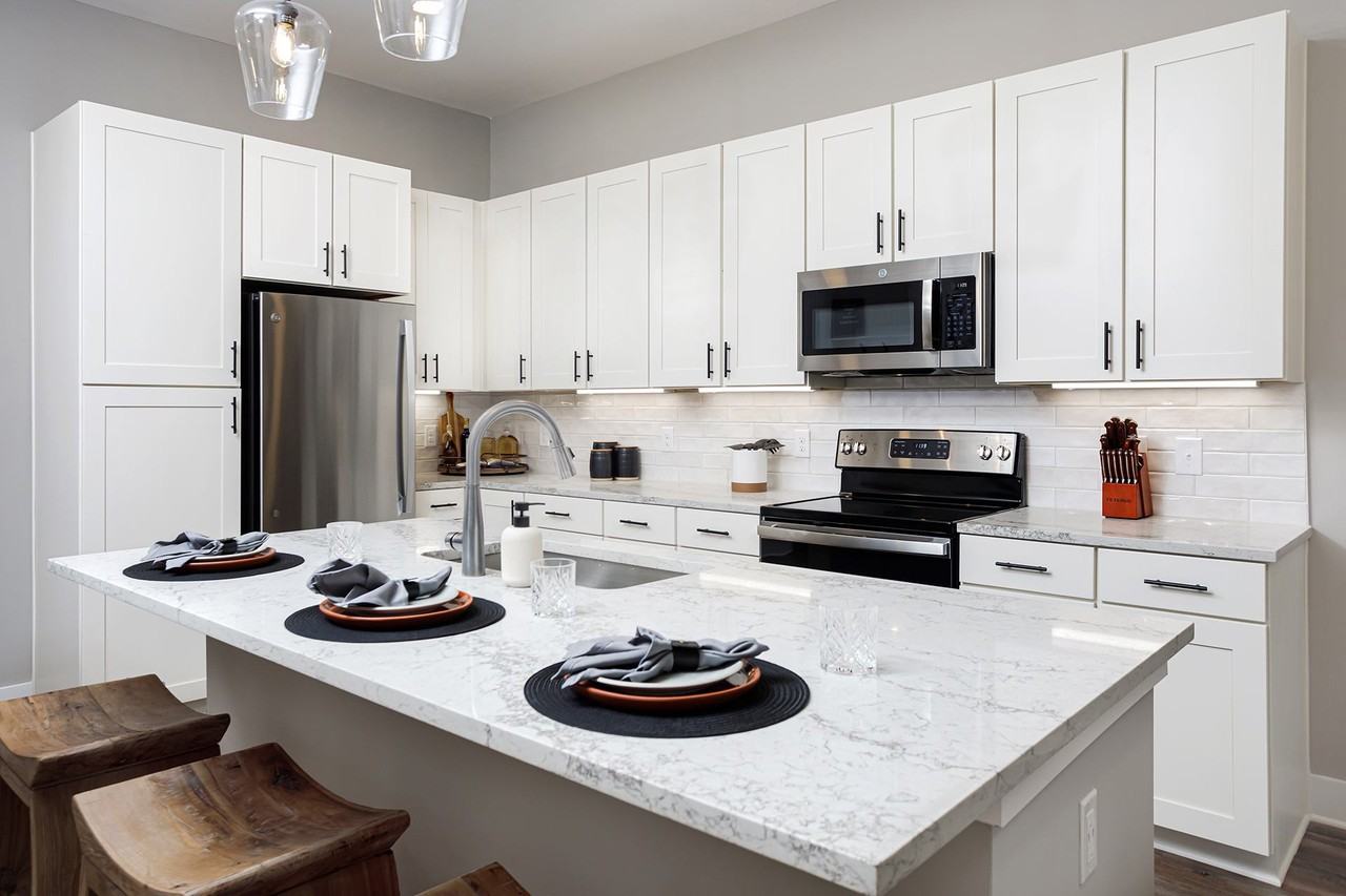 Vintage Johnson City - Photo 3 of 11