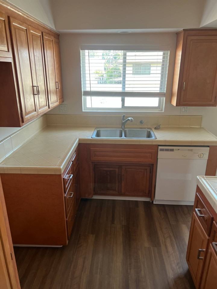 939 Arcadia Ave #P - Photo 5 of 19