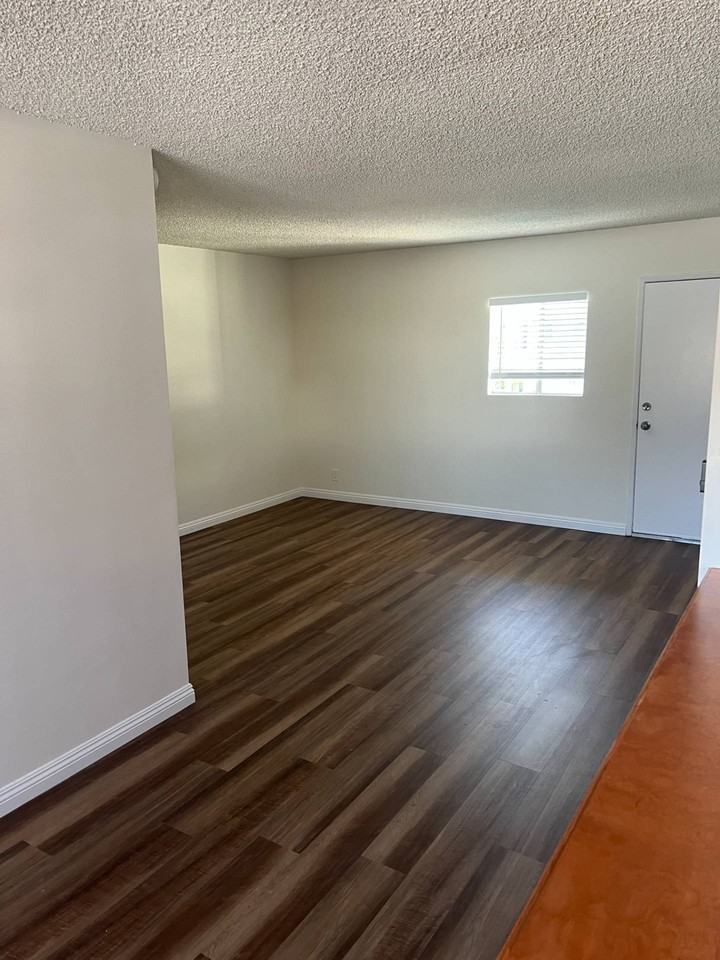 939 Arcadia Ave #P - Photo 6 of 19