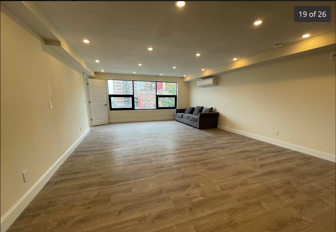 1028 Commonwealth Ave - Photo 7 of 14