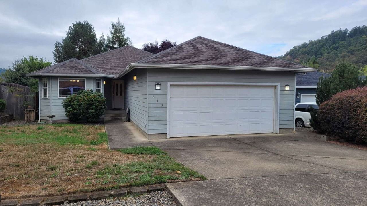 310 Village Dr - Photo 2 of 19