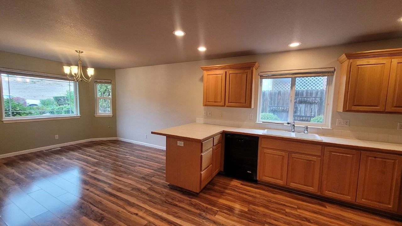 310 Village Dr - Photo 6 of 19