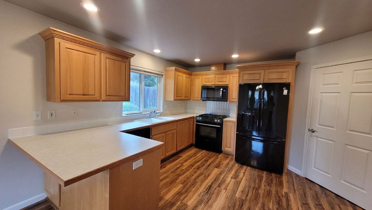 310 Village Dr - Photo 7 of 19
