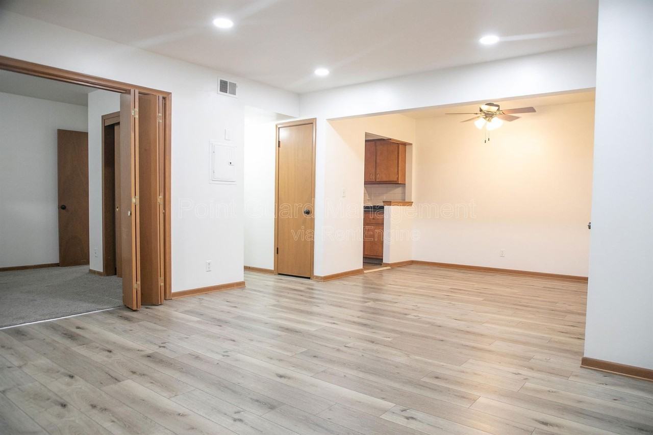 5824 Erskine St #5 - Photo 3 of 16