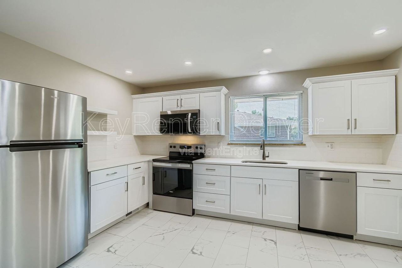 10922 E 4th Way - Photo 2 of 18