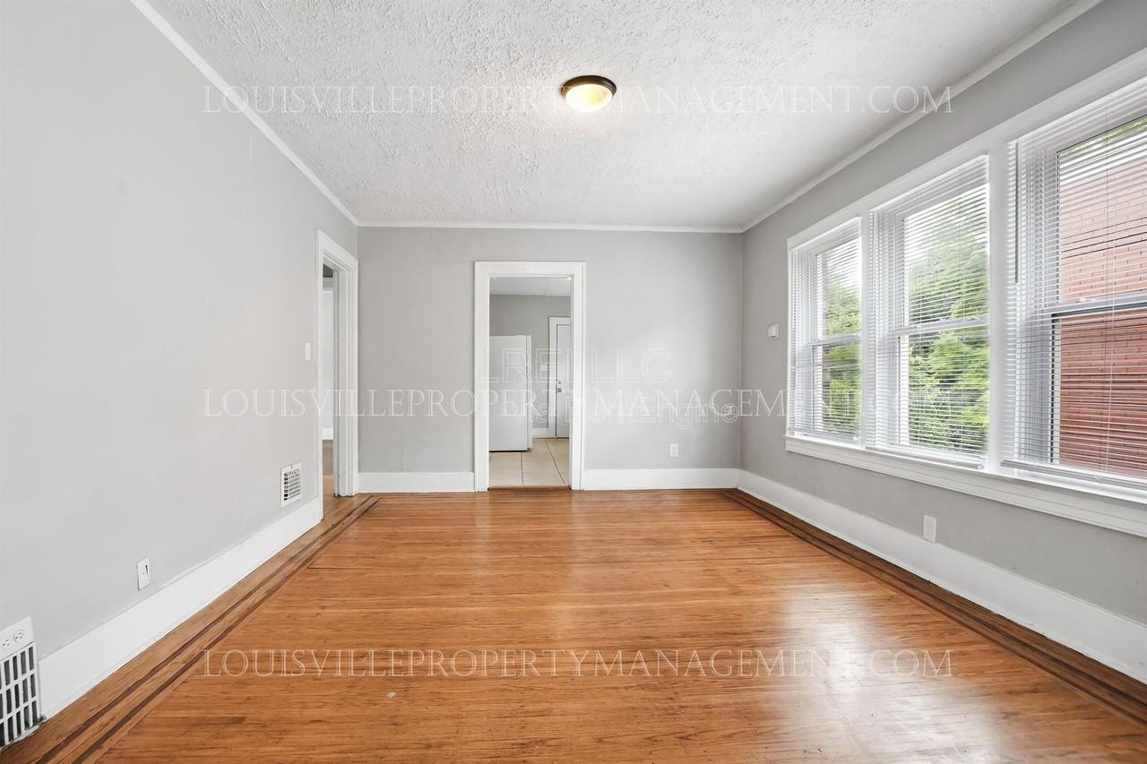 664 Lindell Avenue #2 - Photo 5 of 16