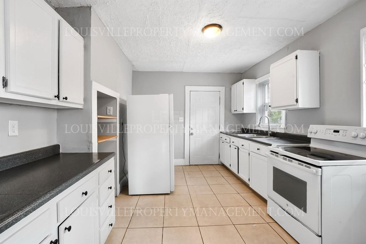 664 Lindell Avenue #2 - Photo 6 of 16