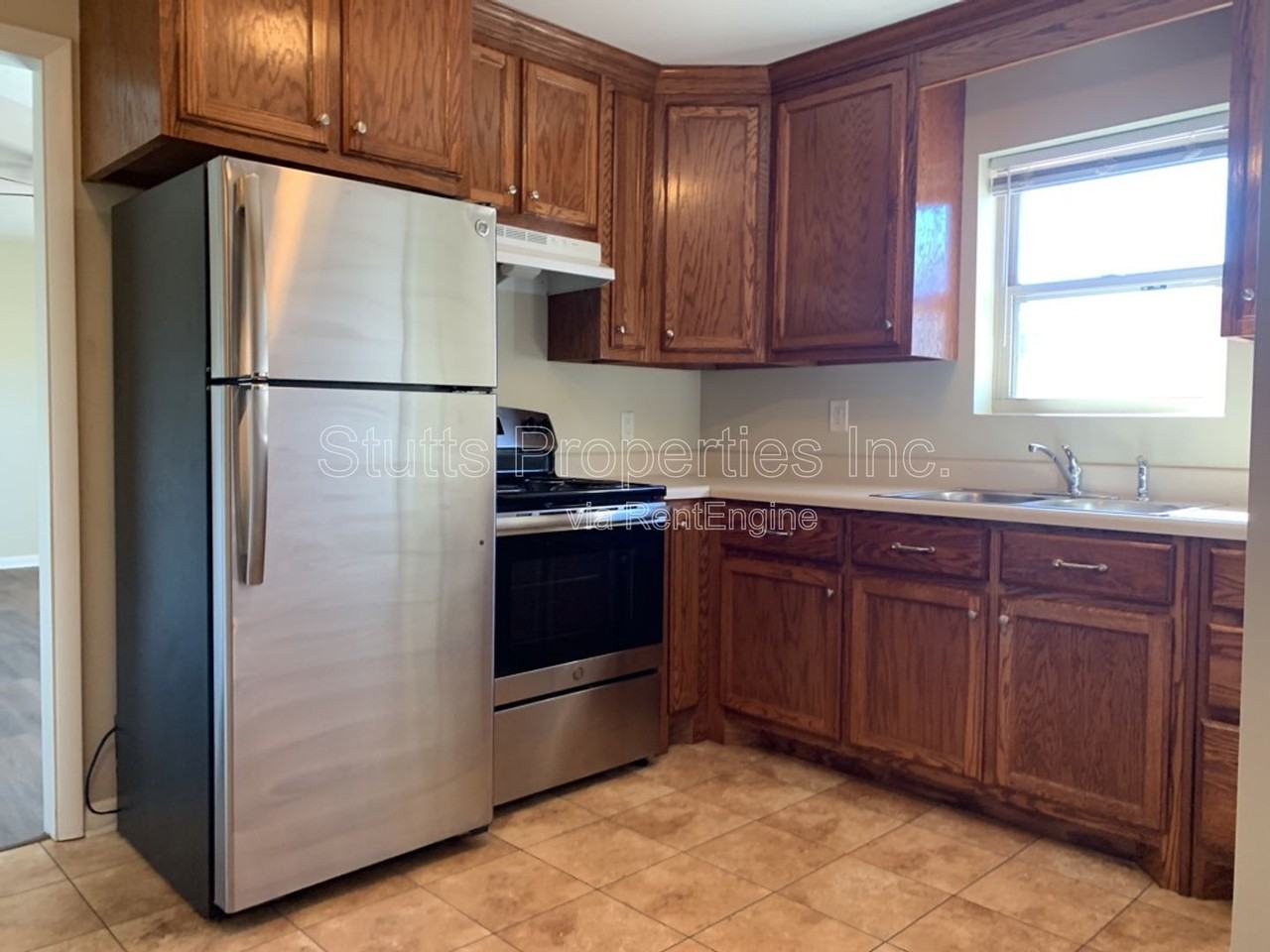 900 N Montgomery Ave #201 - Photo 3 of 6