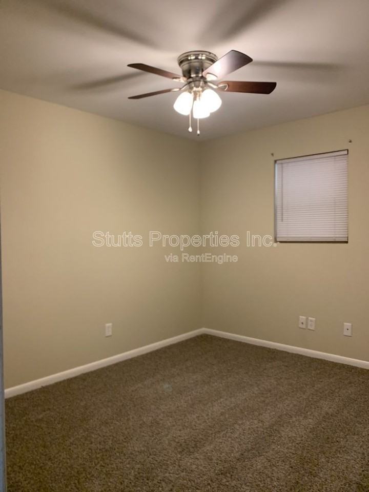 900 N Montgomery Ave #201 - Photo 6 of 6