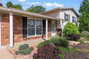 featured image of 3 Country Hill Rd