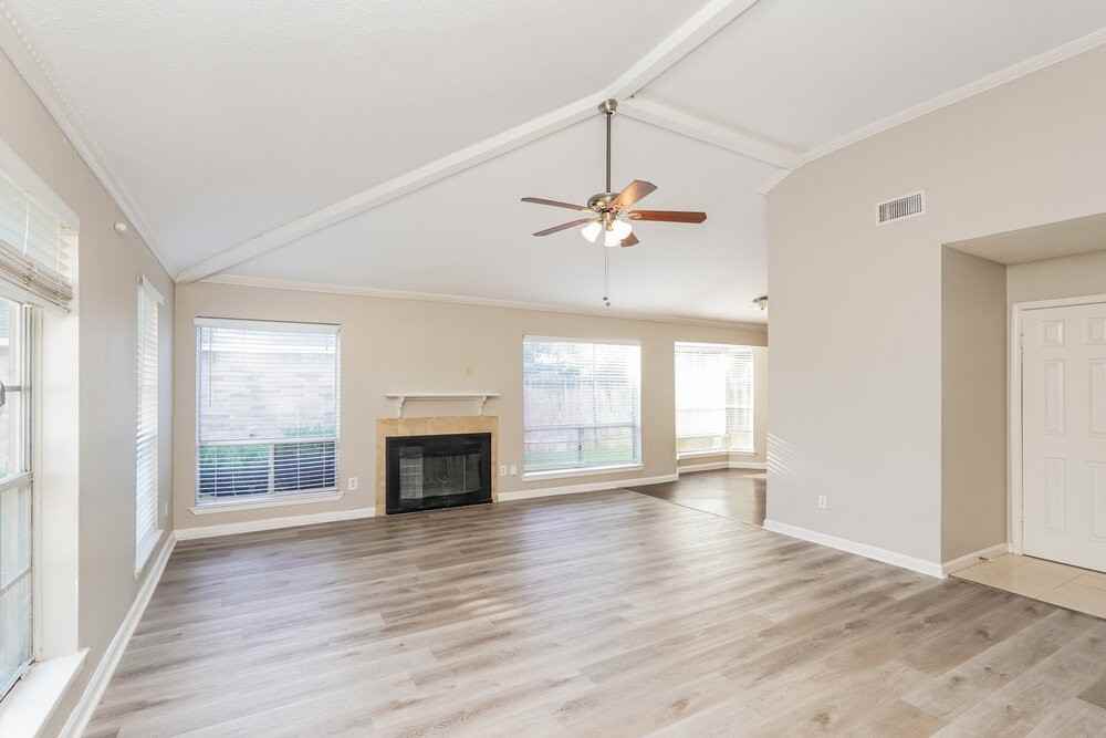 10018 Spotted Horse Dr - Photo 5 of 16