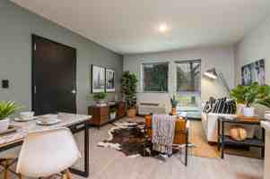 featured image of 1711 N Vassar Ave #112