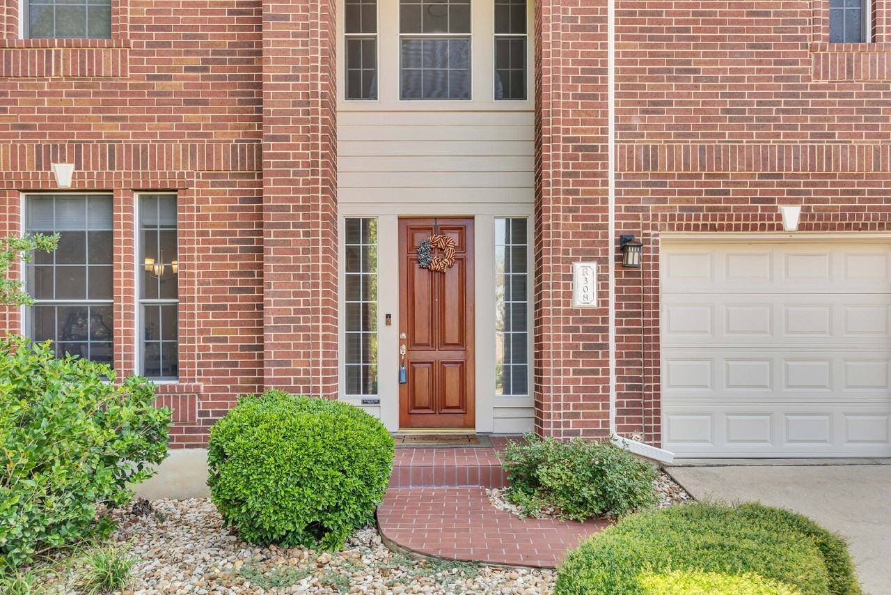 308 Chesapeake Bay Ln S - Photo 2 of 31