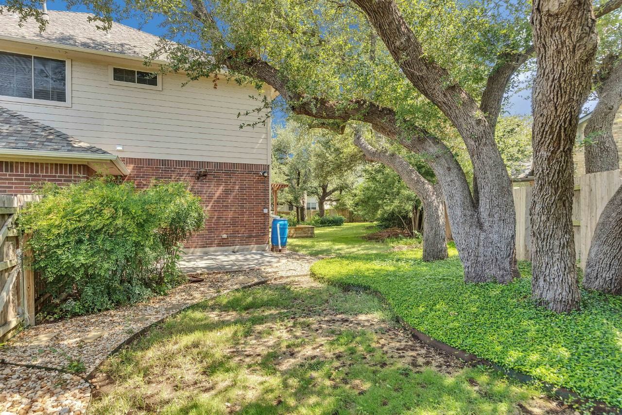 308 Chesapeake Bay Ln S - Photo 3 of 31