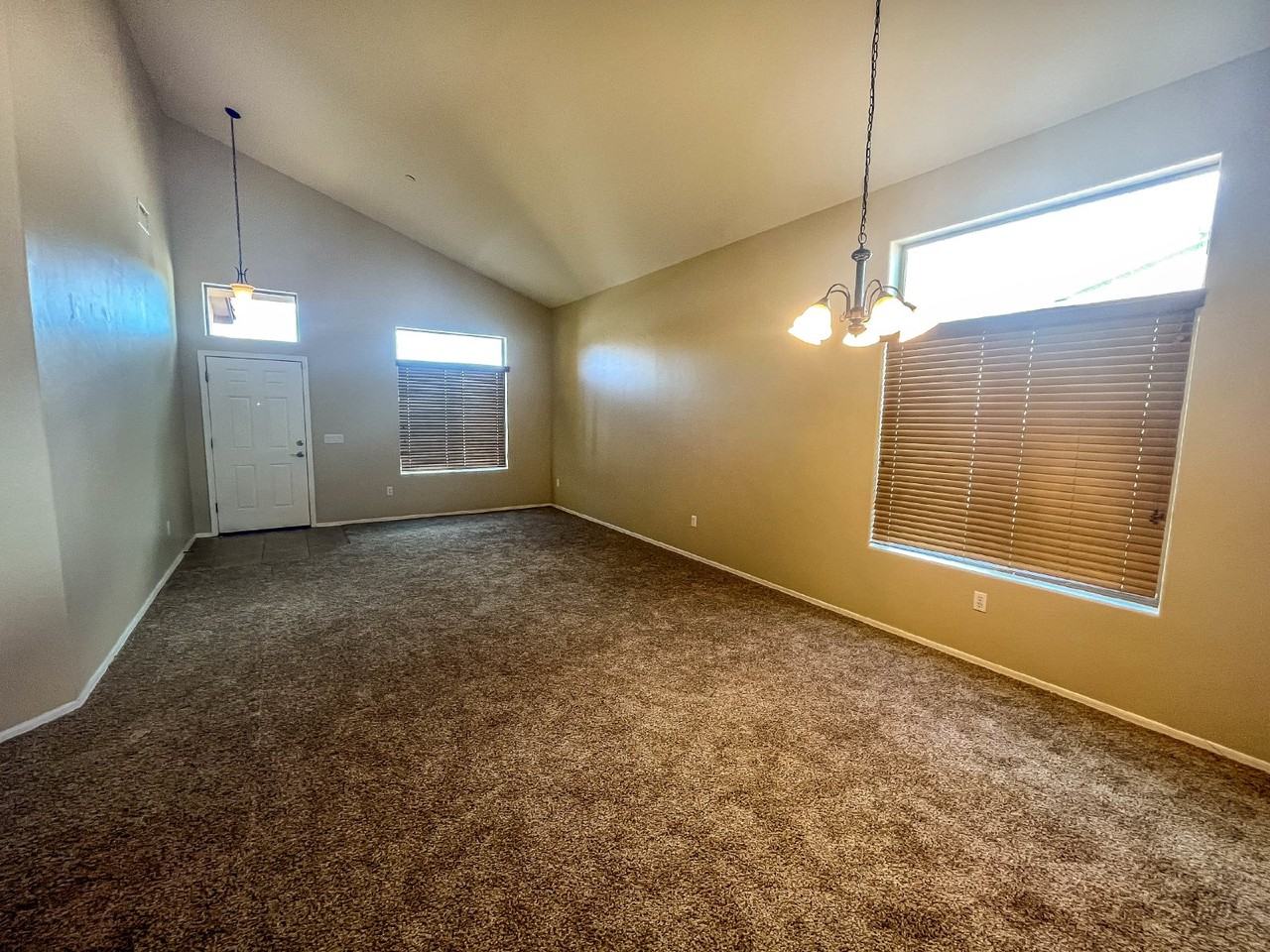 853 W Calle Barbitas - Photo 5 of 39