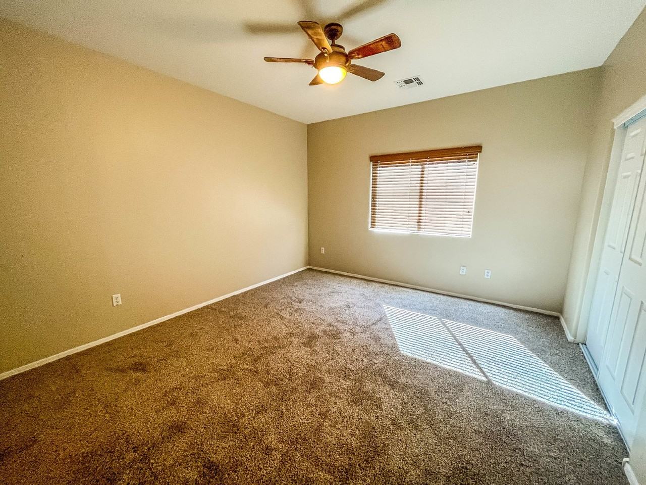 853 W Calle Barbitas - Photo 7 of 39