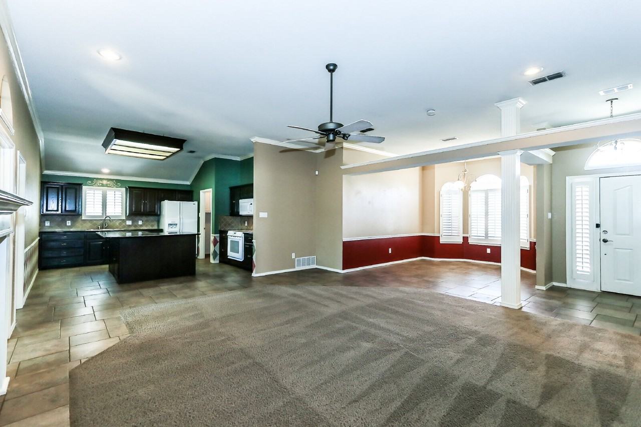 308 Longhorn St - Photo 4 of 22