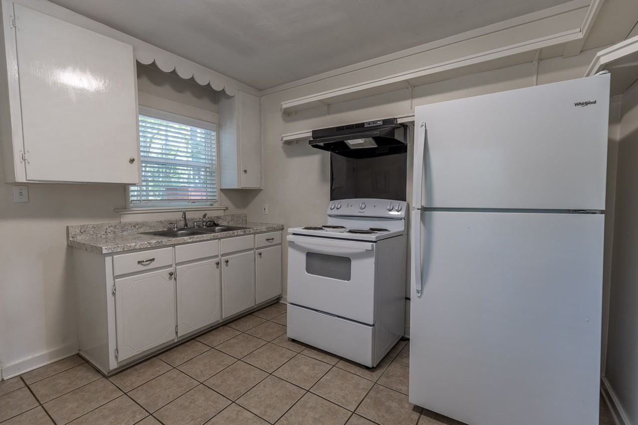 15750 Scenic Highway 98 - Photo 6 of 16