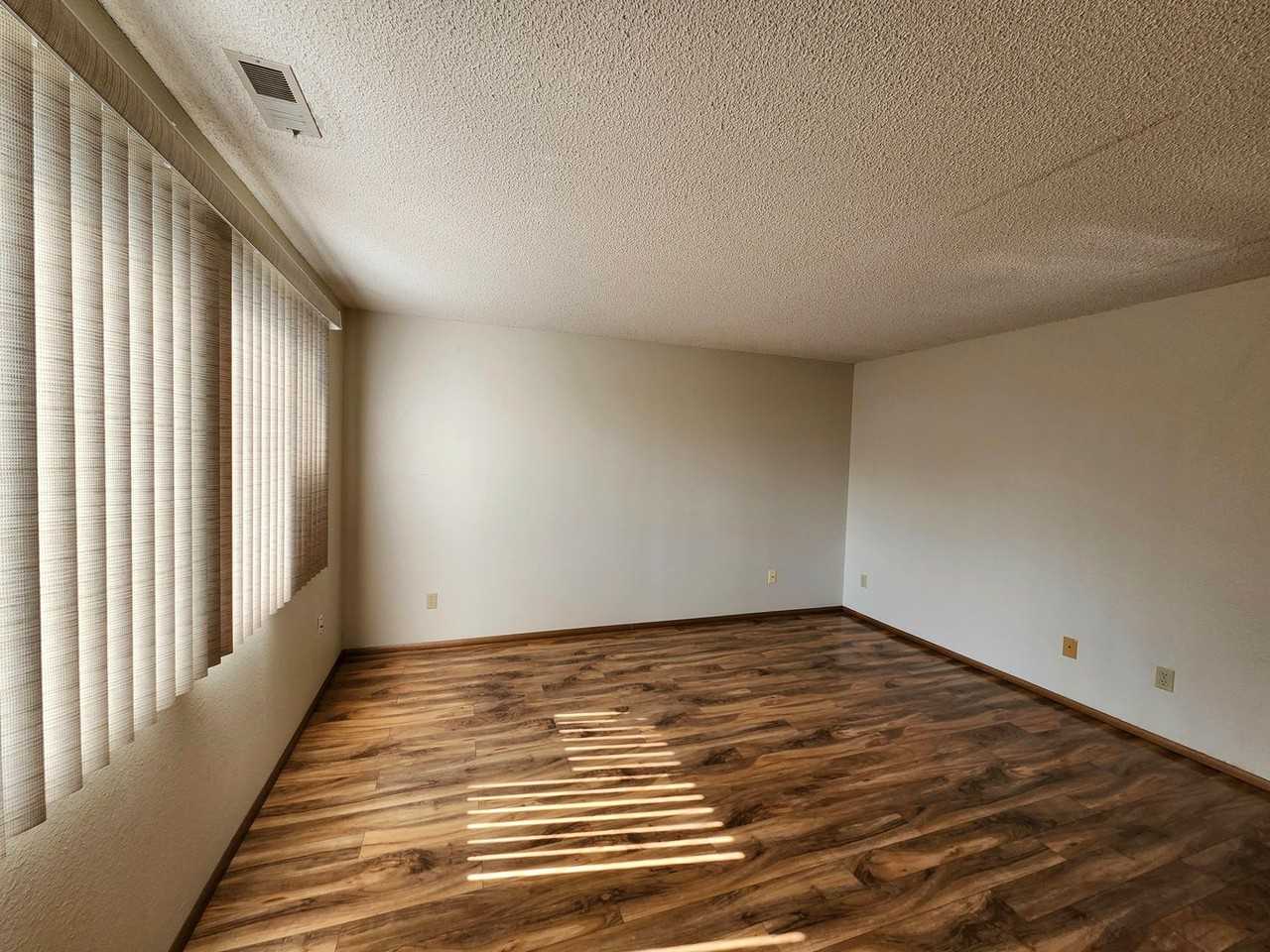 146 Van Giesen Street - Photo 3 of 16