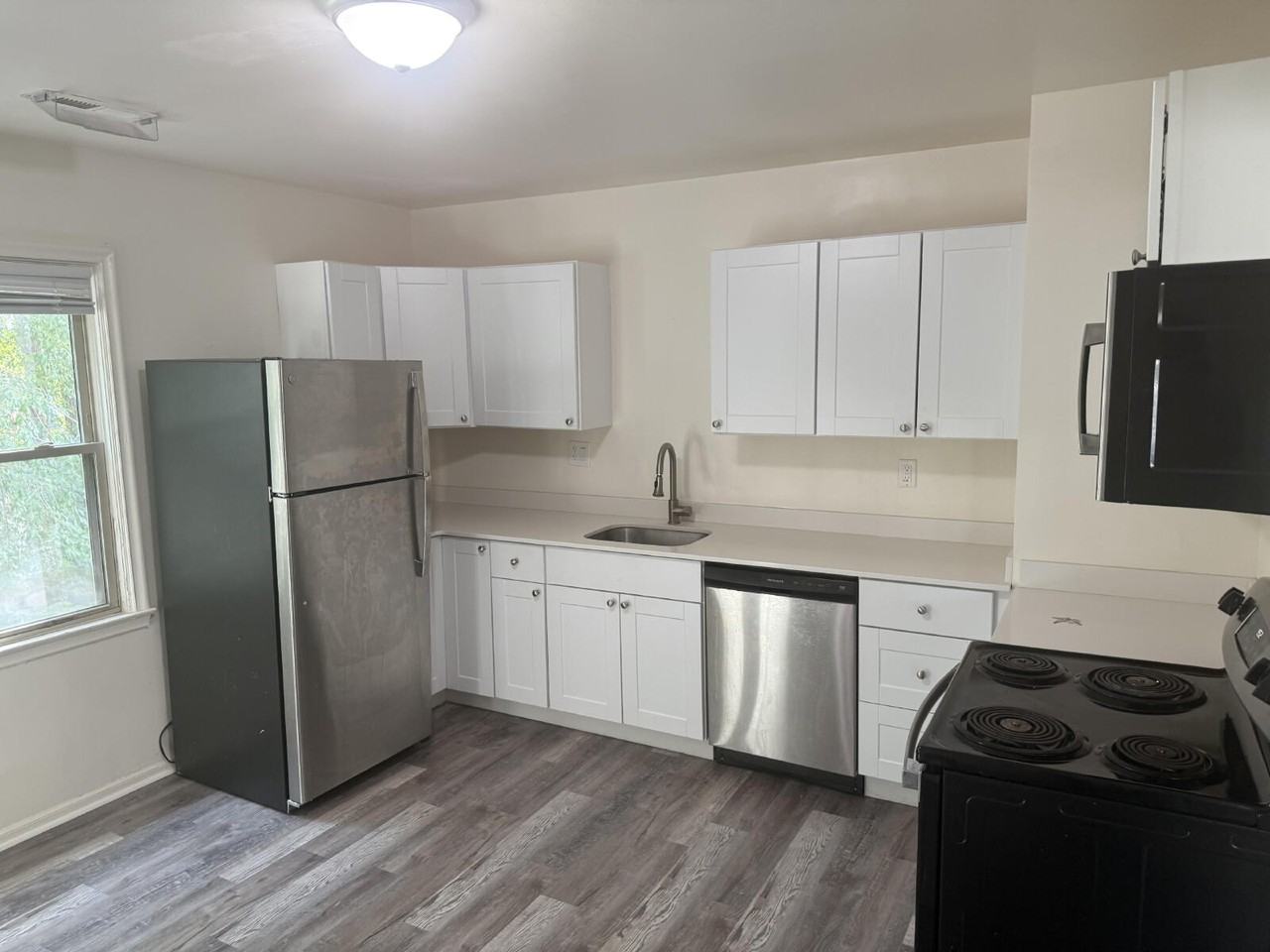 1360 S Main St #1 - Photo 2 of 5