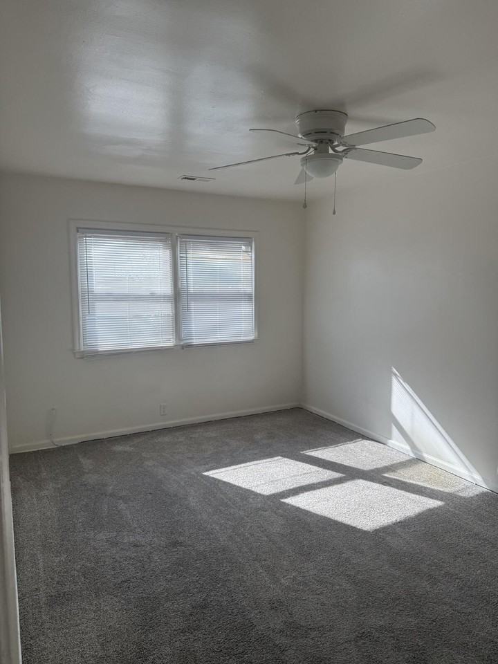 1360 S Main St #1 - Photo 5 of 5