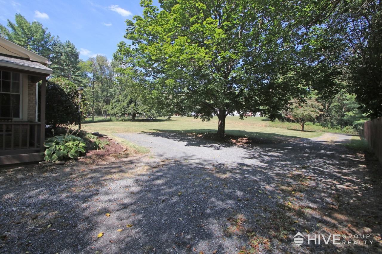 3404 Friedens Church Rd - Photo 3 of 29