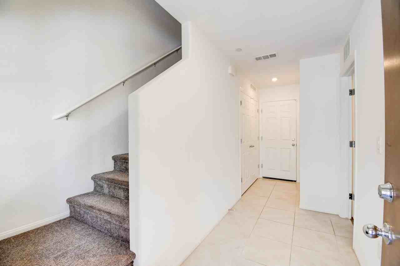 664 Anemone Ln - Photo 2 of 18