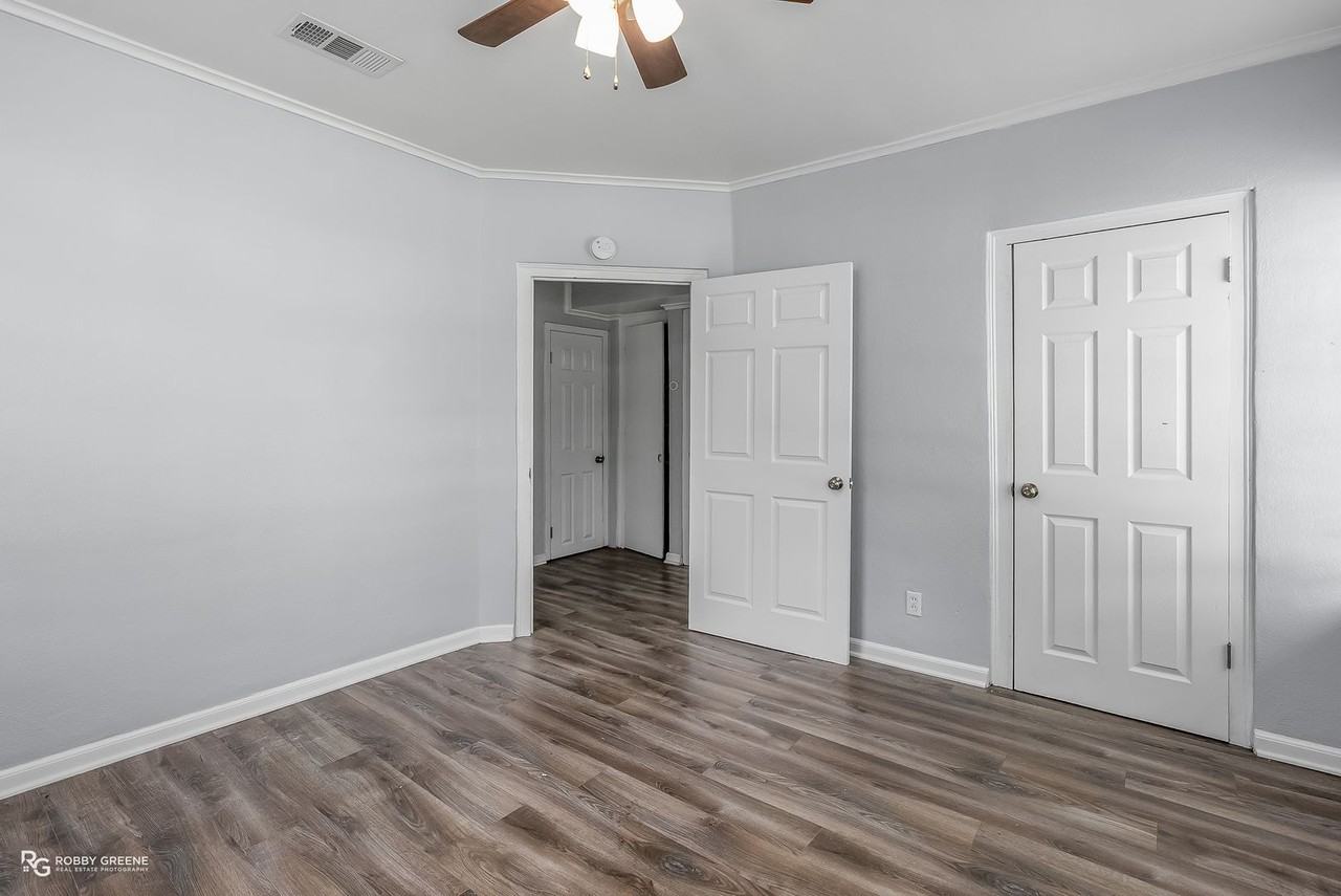 145 E Ratcliff St - Photo 2 of 21