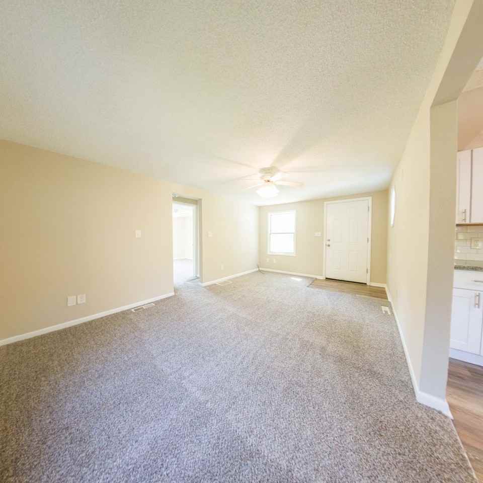 503 Loomis Ave - Photo 2 of 15
