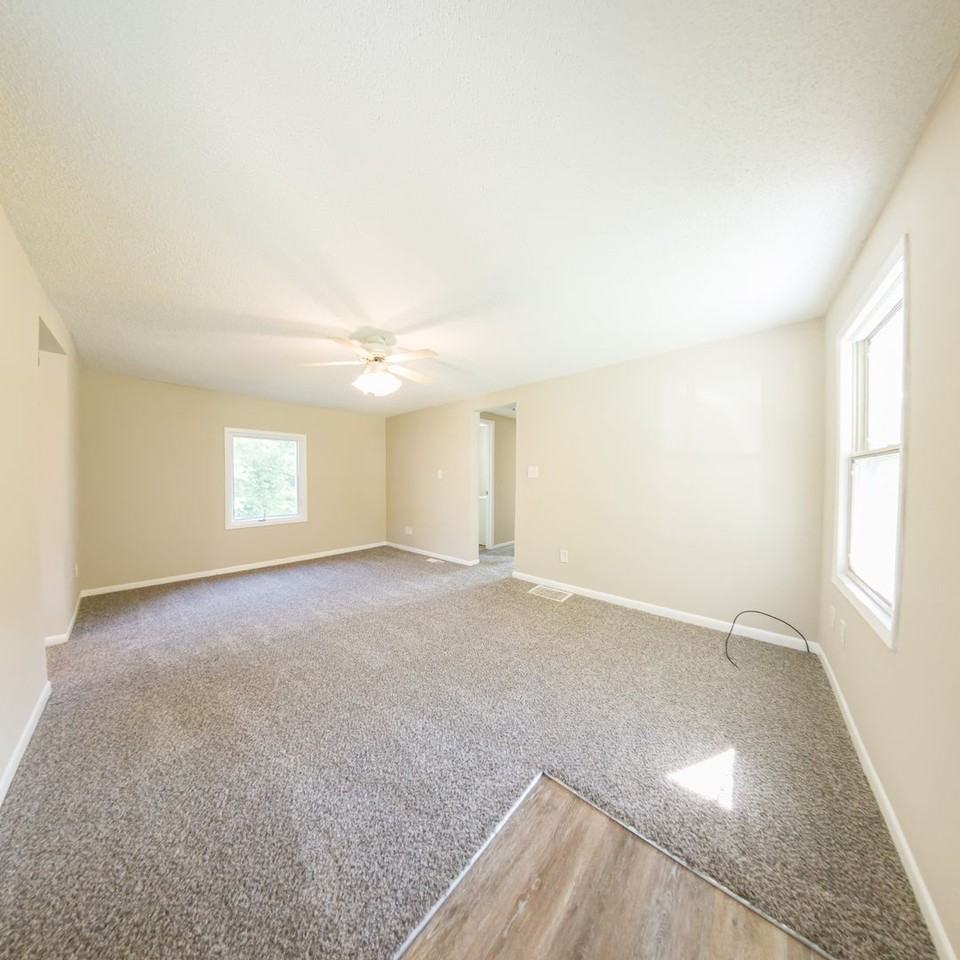 503 Loomis Ave - Photo 3 of 15
