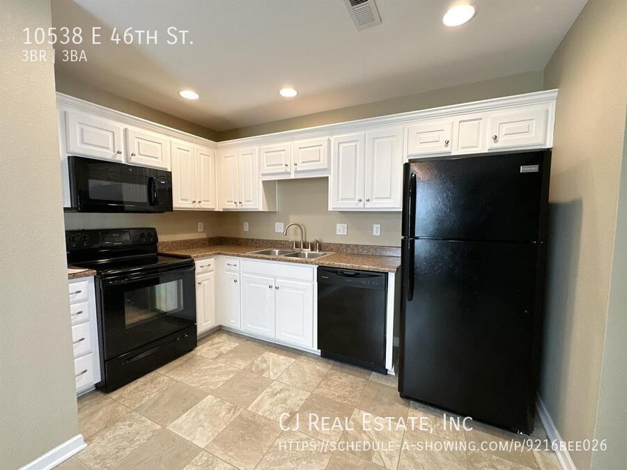 10538 East 46th Street - Photo 4 of 11