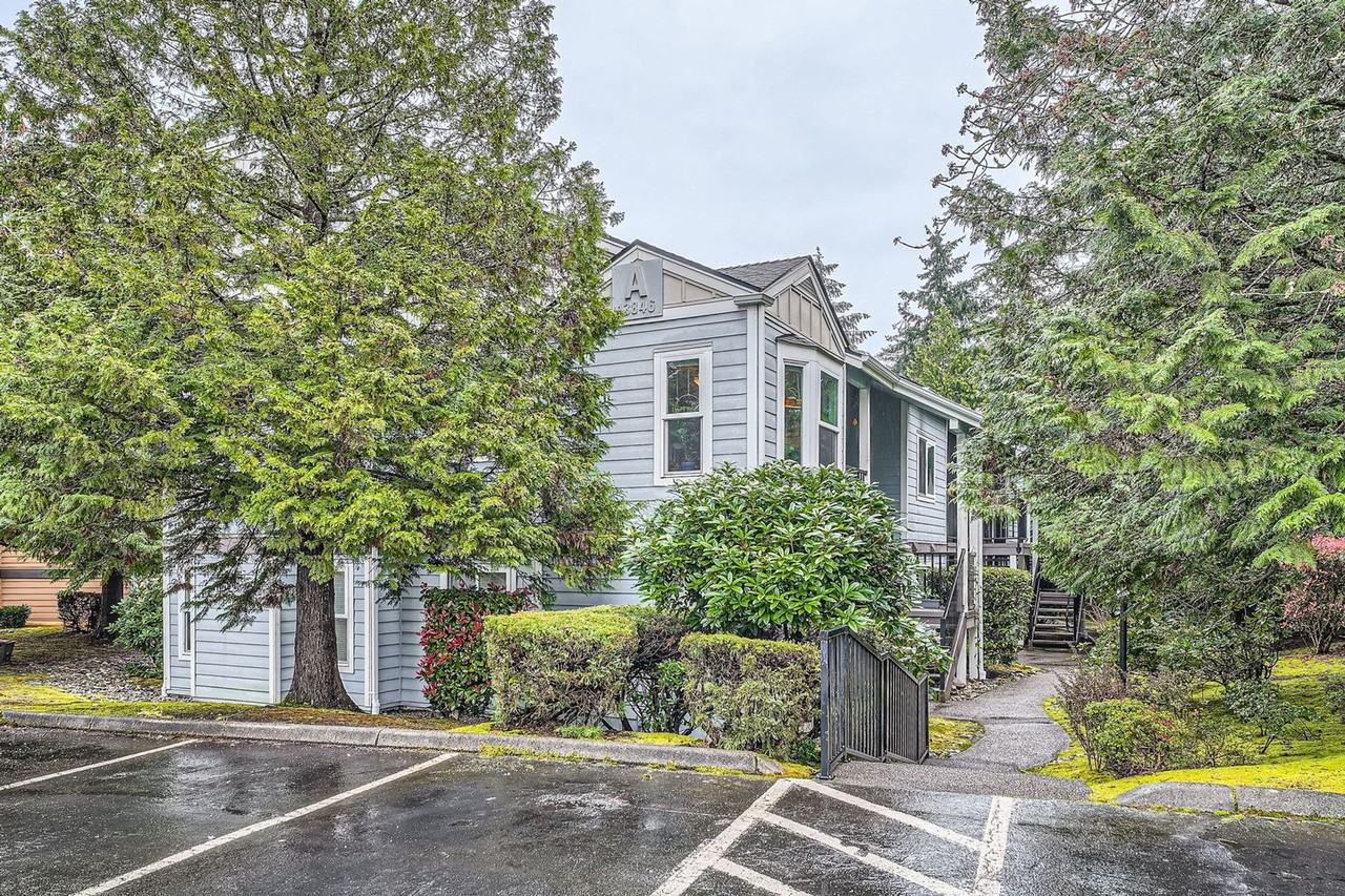 Martine Apartments - Photo 2 of 3