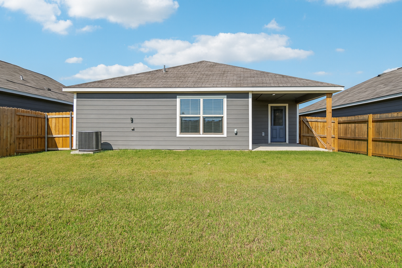 425 Beall St - Photo 2 of 24