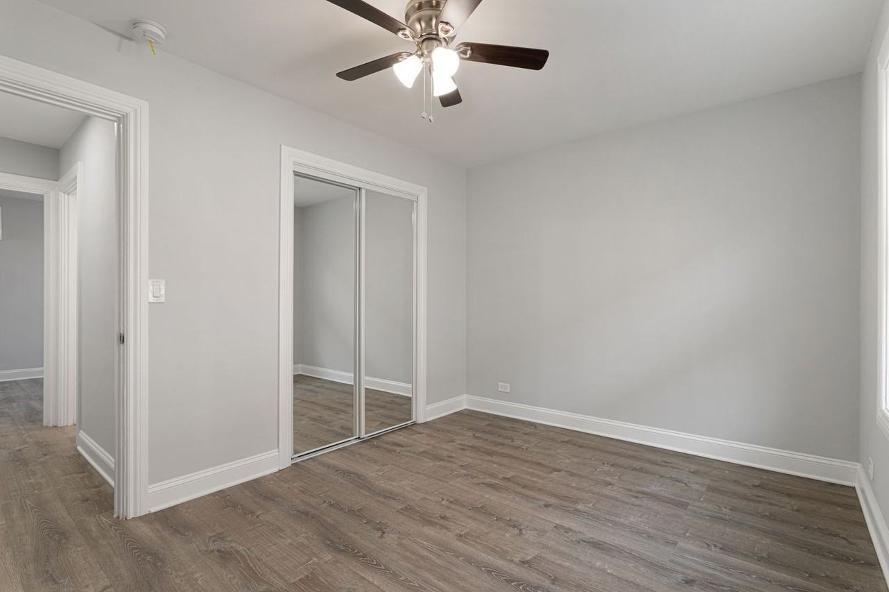 7630 N Eastlake Ter #2W - Photo 5 of 12