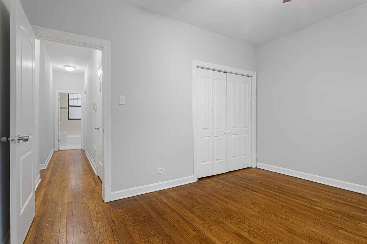 7702 N Marshfield Ave #1 - Photo 6 of 11