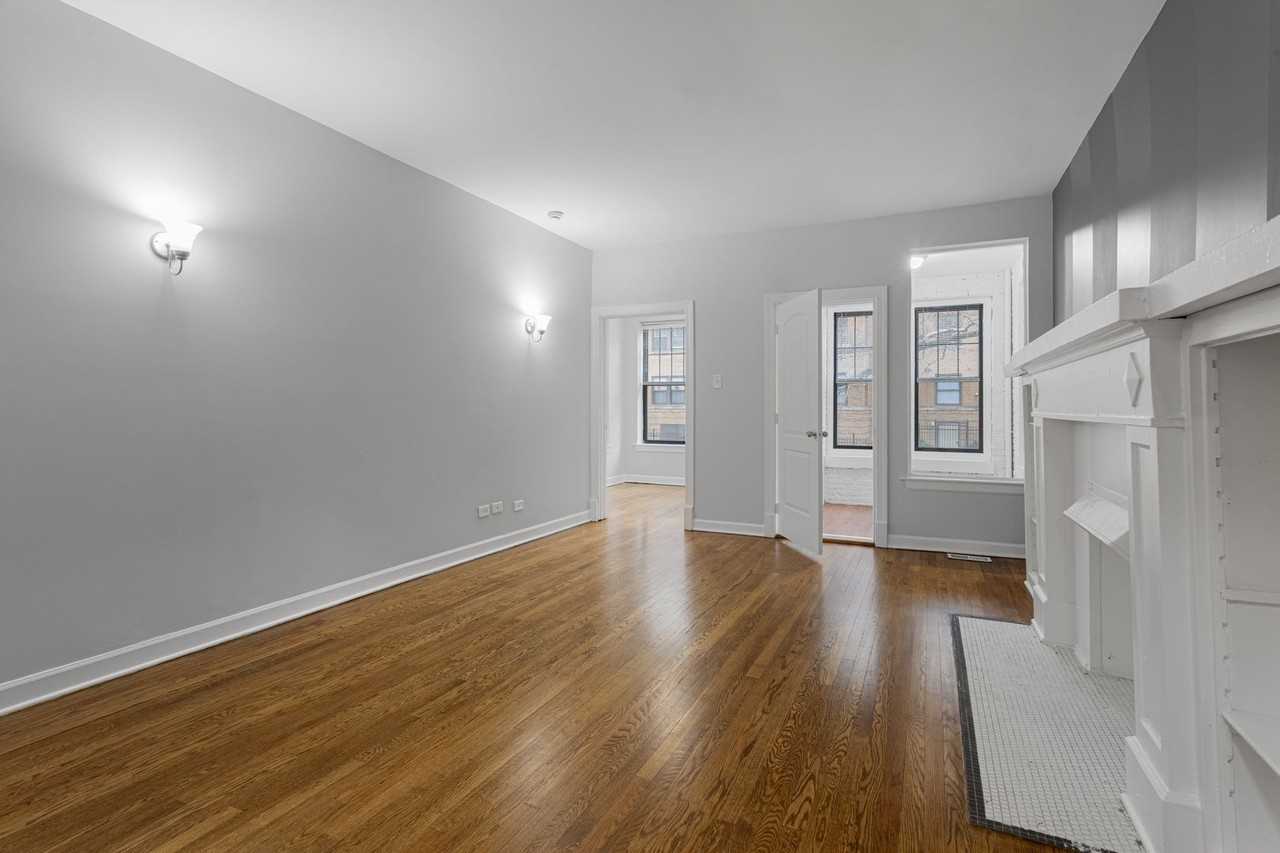 7702 N Marshfield Ave #1 - Photo 7 of 11