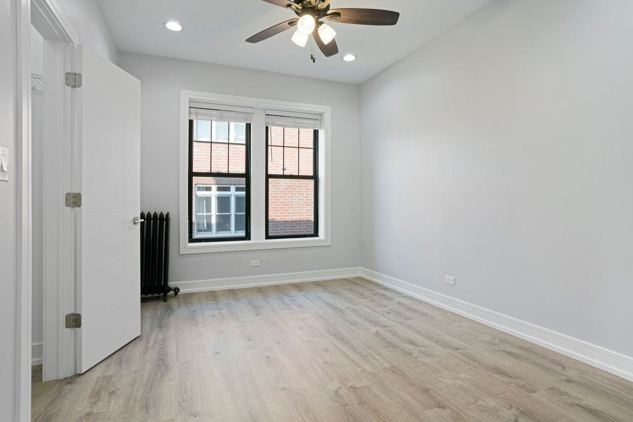 6105 N Winthrop Ave #3 - Photo 5 of 9