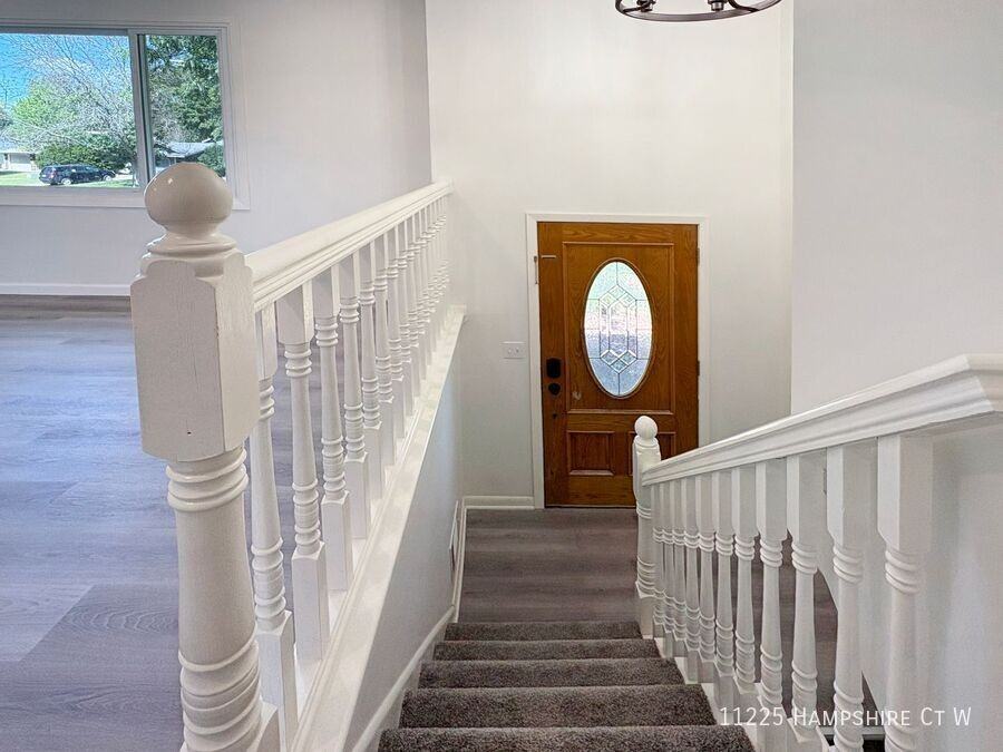 11225 Hampshire Ct W - Photo 2 of 40