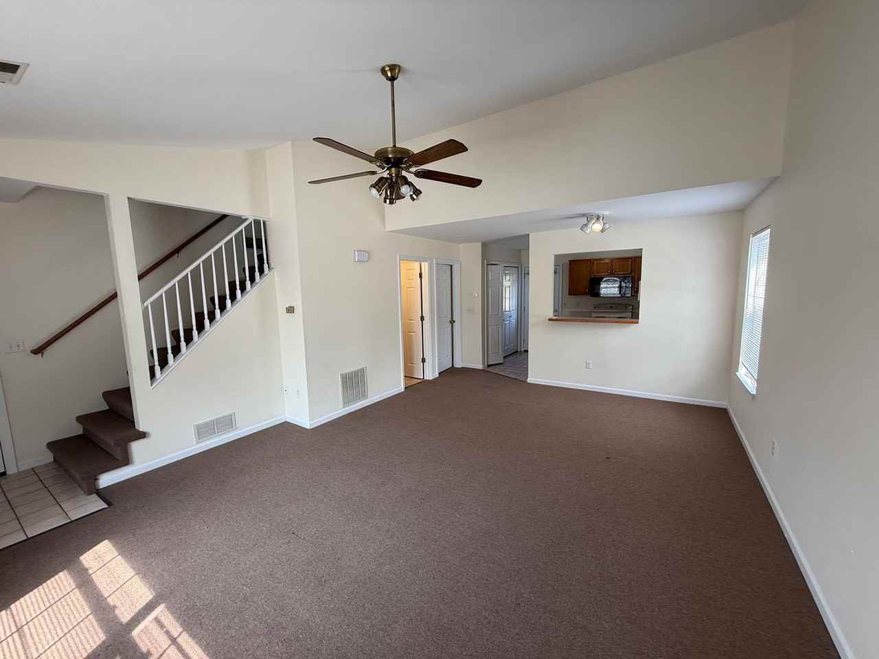 1326 N Frideriki Dr - Photo 3 of 27
