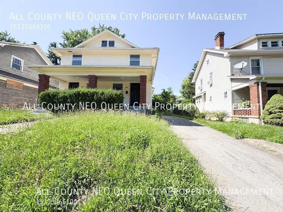 221 West Parkwood Drive - Photo 2 of 21