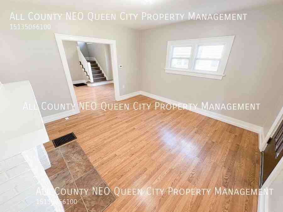 221 West Parkwood Drive - Photo 6 of 21