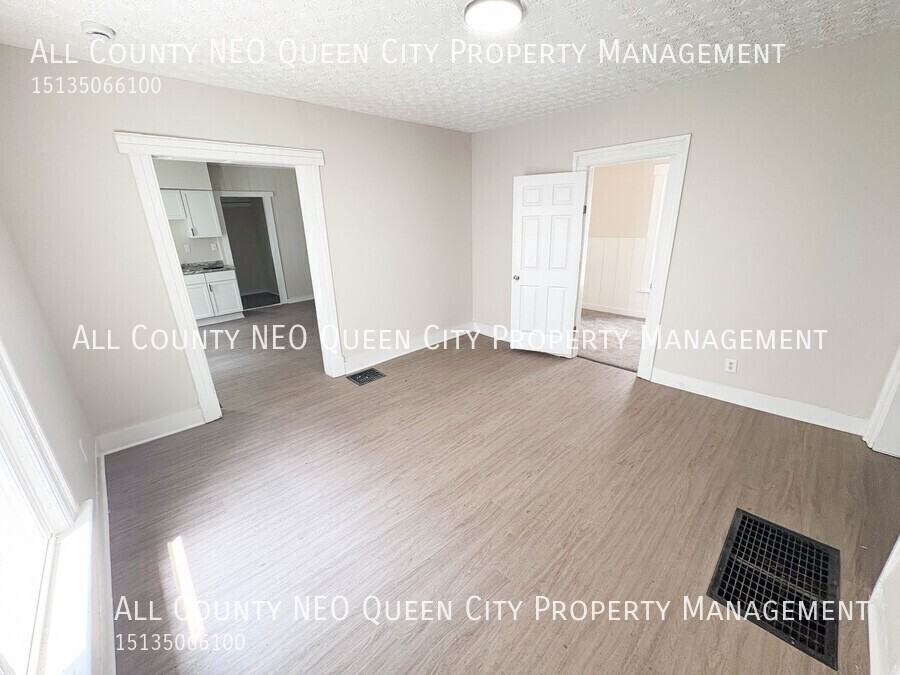 87 Notre Dame Ave - Photo 3 of 28