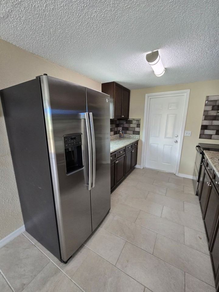 1503 Navajo Avenue - Photo 6 of 19