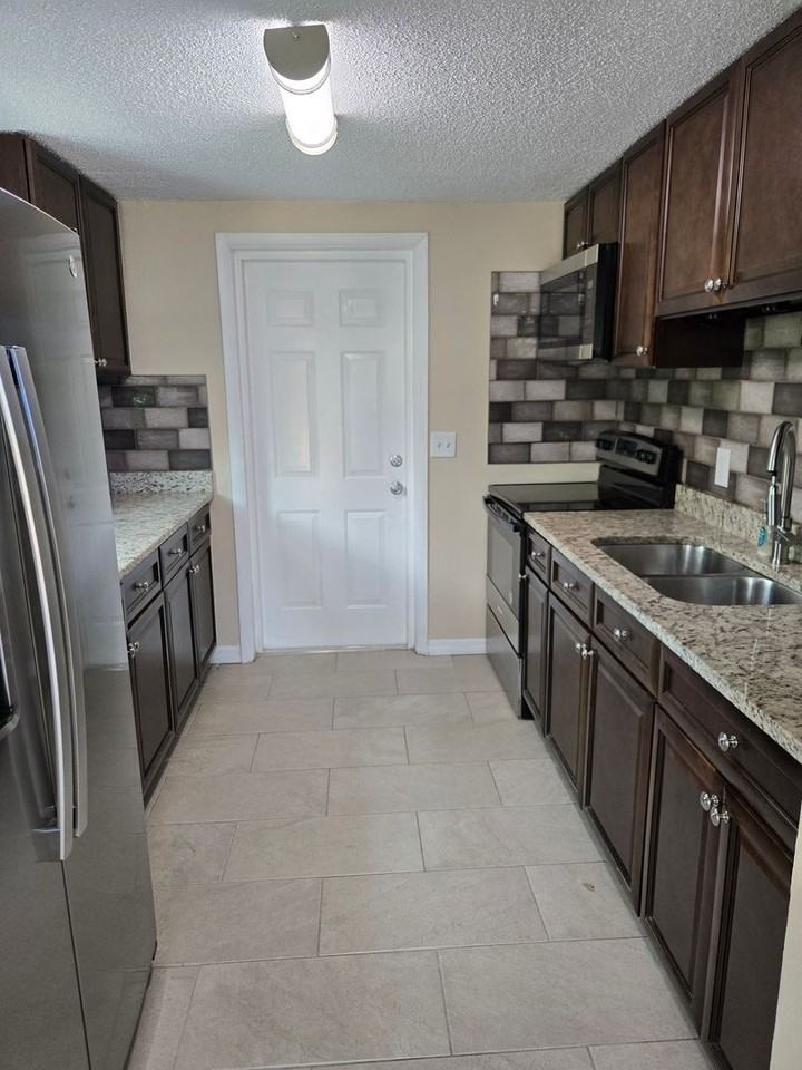 1503 Navajo Avenue - Photo 7 of 19