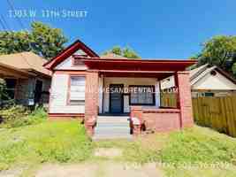 featured image of 1303 W 11th St