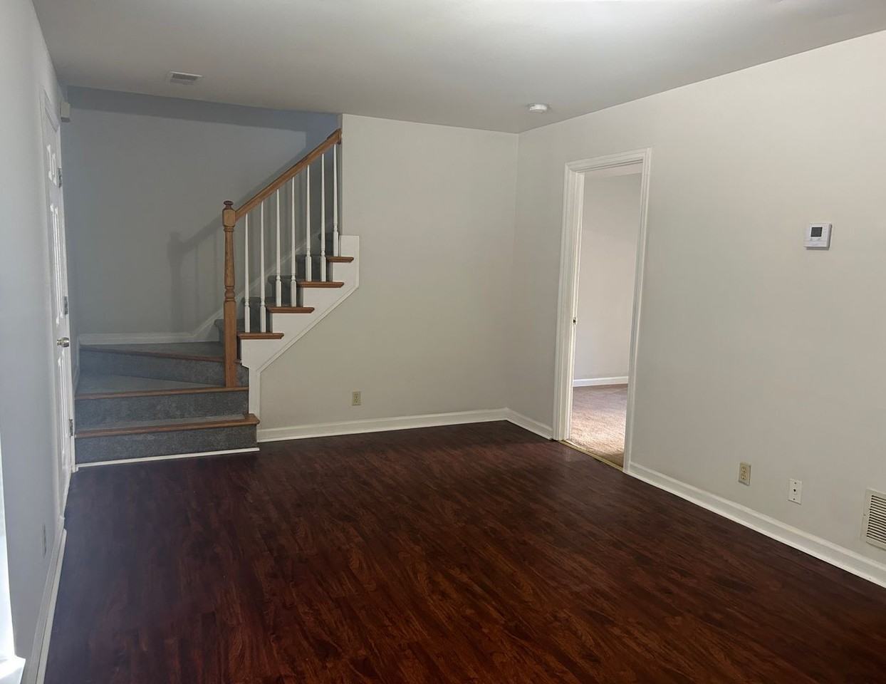 417 Oldham Ave - Photo 2 of 17
